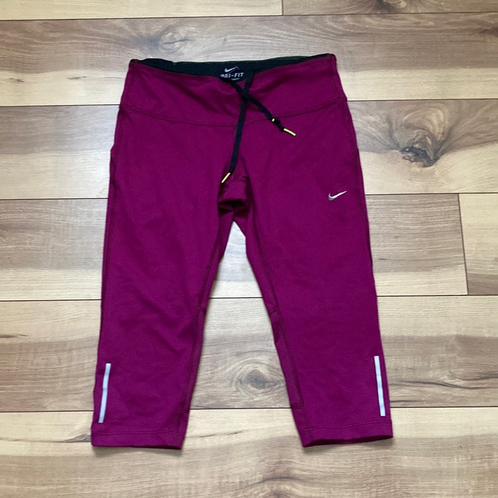 Nike knee length capri leggings. Size S